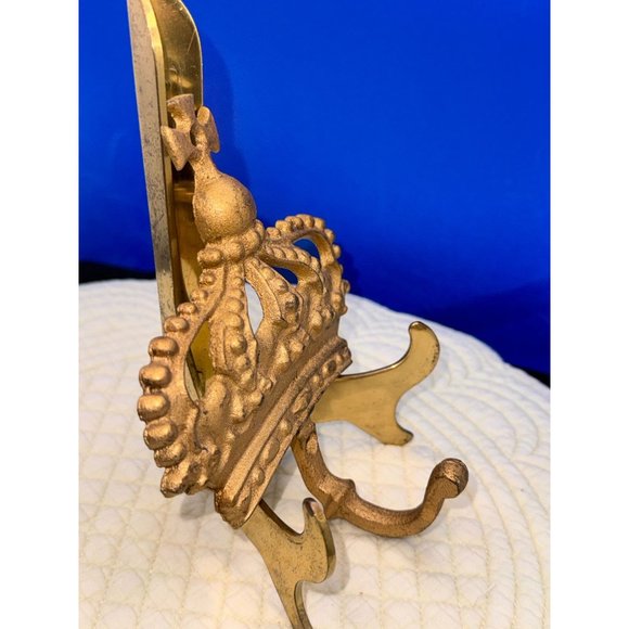 Golden Royalty Crown Hook - Picture 3 of 12